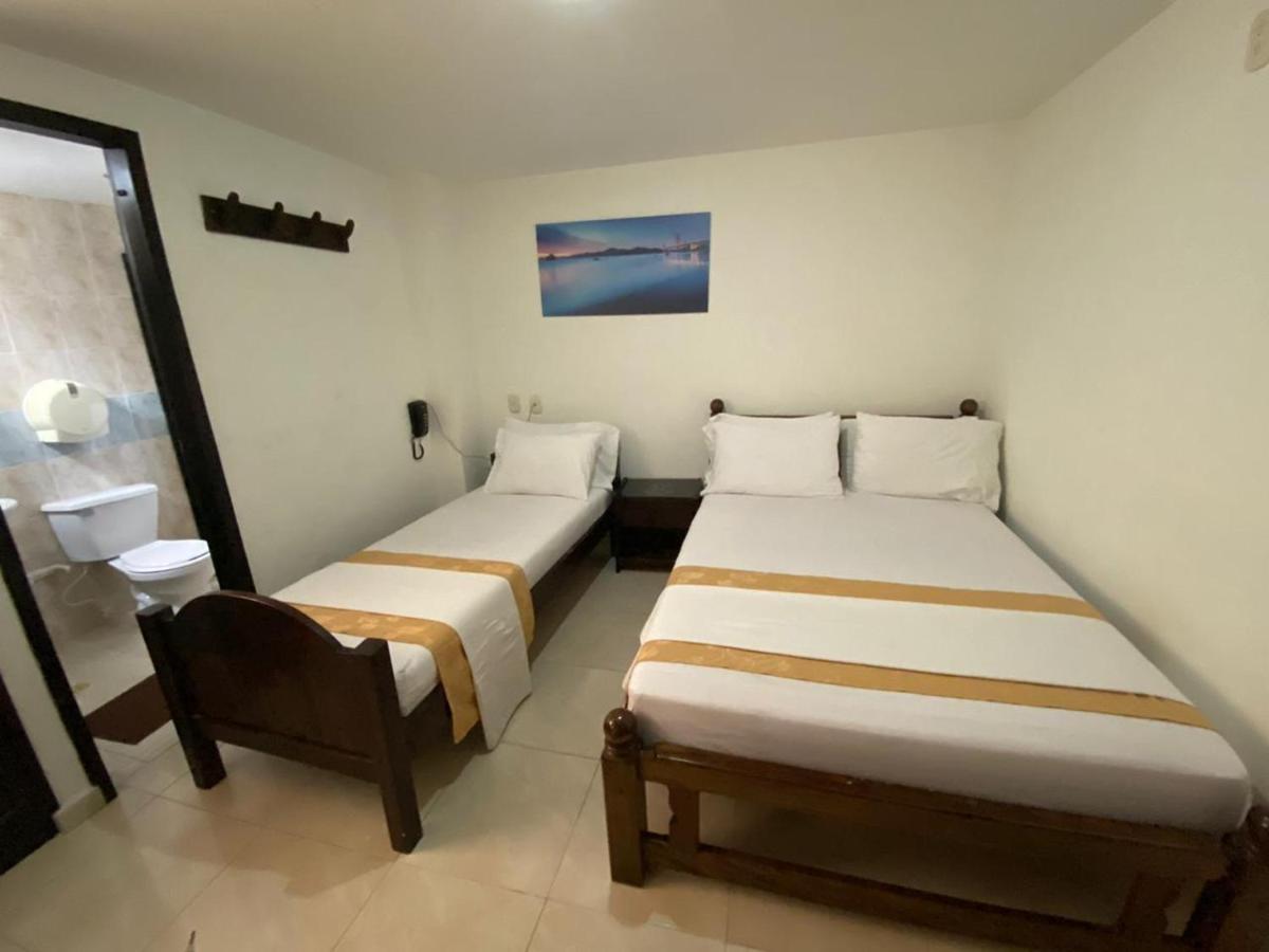 בוקארמנגה Hotel Santa Sofia מראה חיצוני תמונה